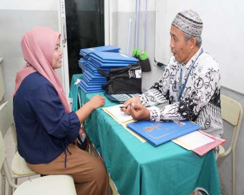 Dokumentasi Pengambilan Rapor Asesmen Akhir Semester Tahun A