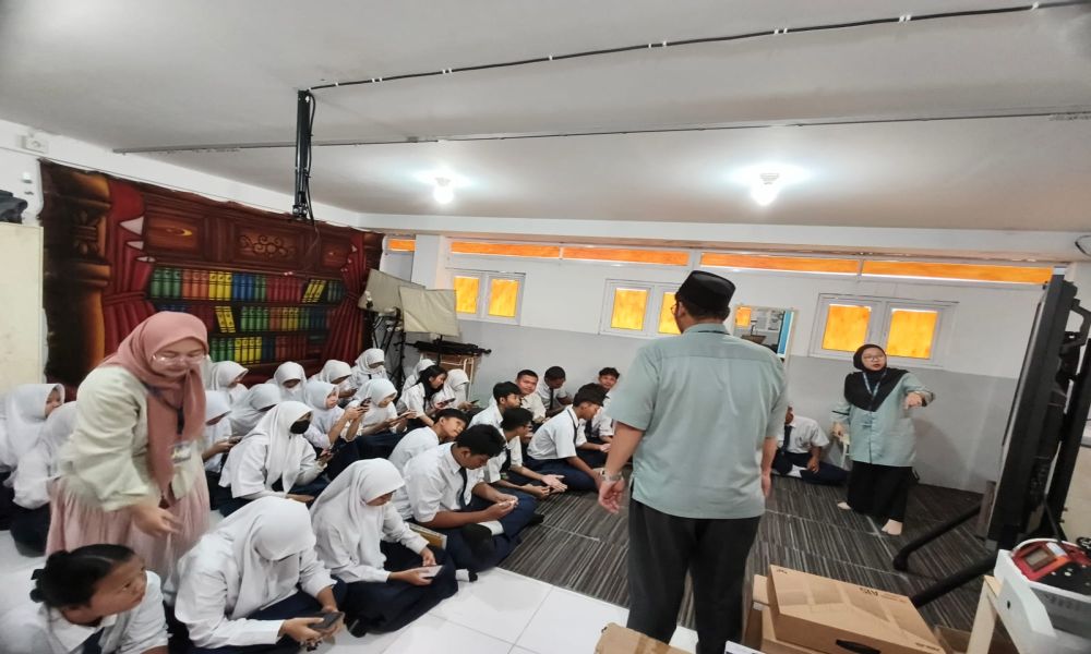 Sosialisasi Registrasi Awal Lomba TKA Bintang Pelajar di SMP Era Pembangunan III Berjalan Lancar - Foto 3