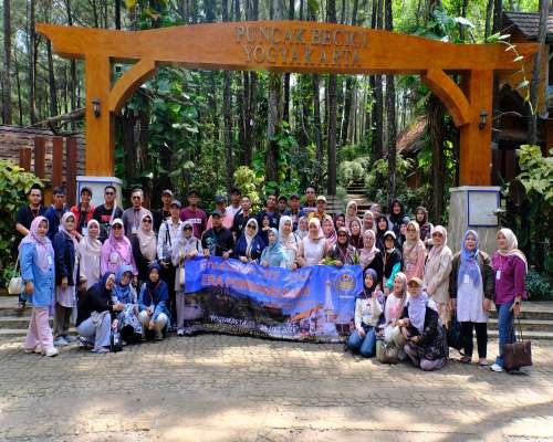 Dokumentasi Kegiatan Wisata Edukasi Guru ke Puncak Becici, Y