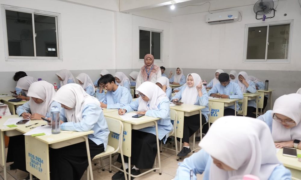 PELAKSANAAN UJIAN ATS GANJIL SMK ERA PEMBANGUNAN - Foto 6