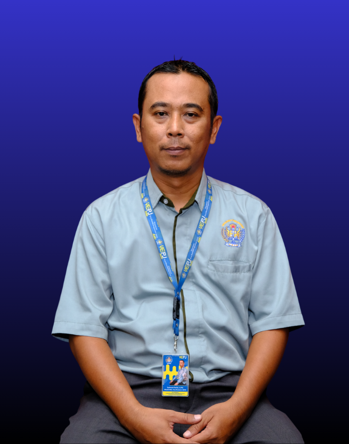 SALMAN FARIZI, S.Pd. - Kepala SMK Era Pembangunan